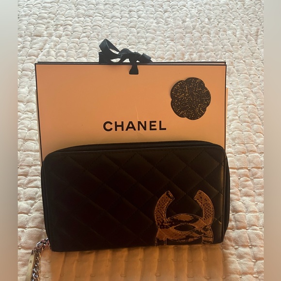 Chanel quilted Zippy wallet - Picture 4 of 16